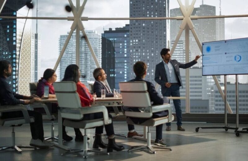 How to Pitch Ideas That Win Investors (2025 Guide)